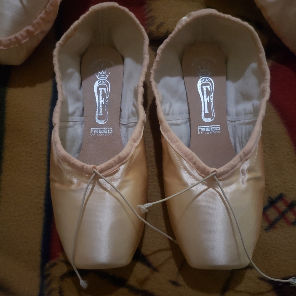 New Freed of London Pointe Shoes Size 5.5 XX CPro, *Wineglass maker*